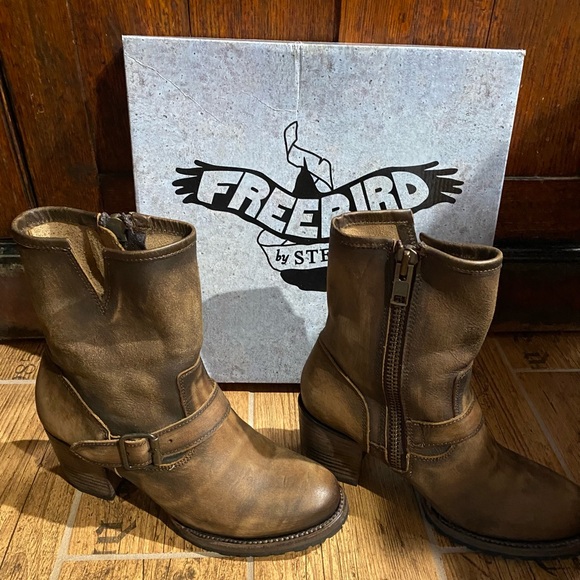 FREEBIRD Carlita Brown Leather Boots. Size women’s 10. Worn once. - Picture 2 of 8